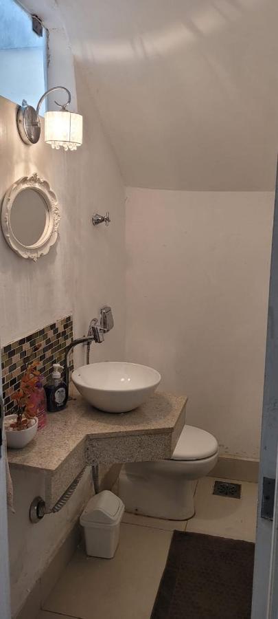 Sobrado 2 Amplo E Confortavel Em Condominio Corumbá Eksteriør bilde